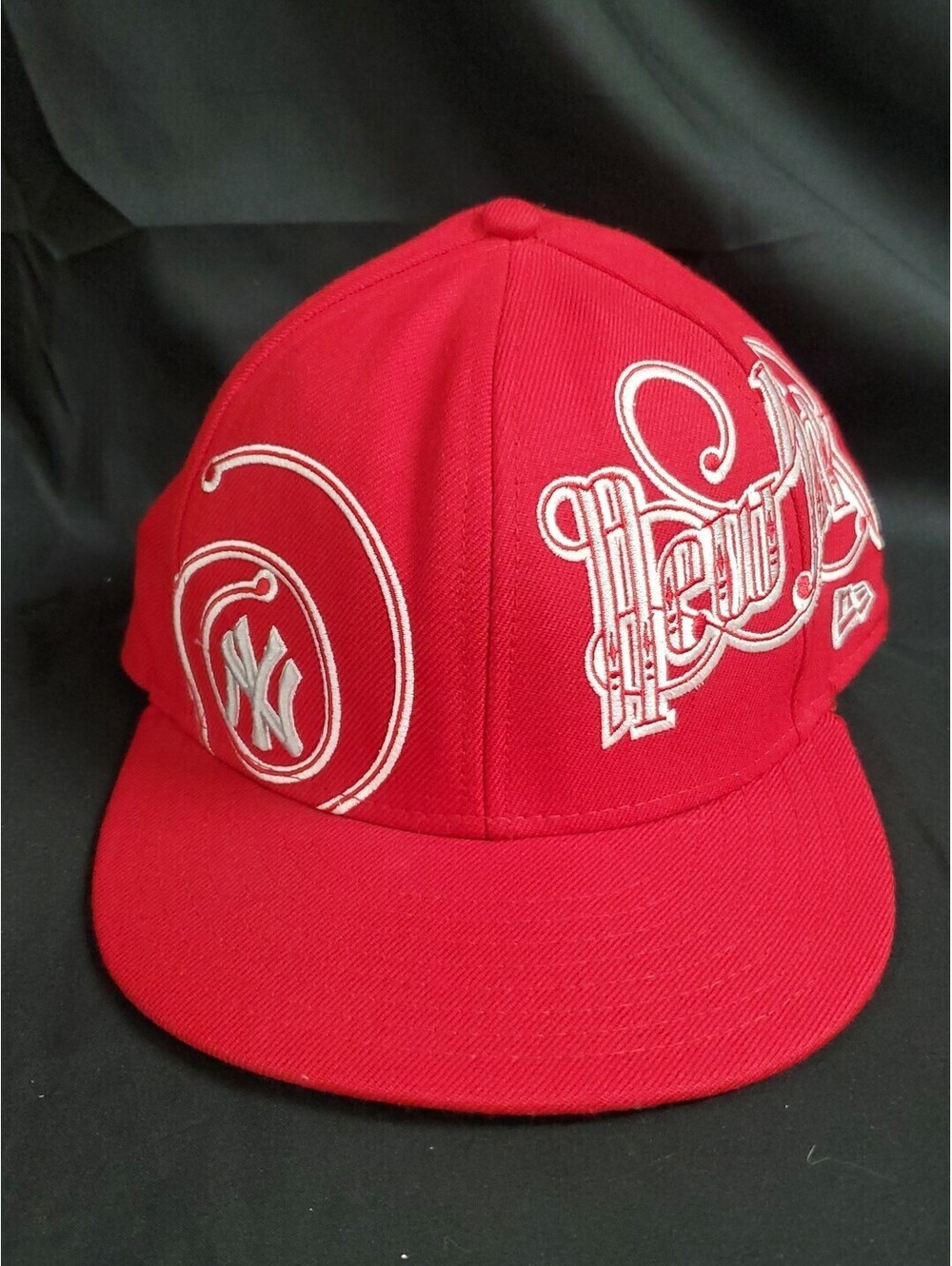 New Era 59Fifty New York Yankees Cap Red Fitted 7 1/8 Spiral Scroll Script Wool